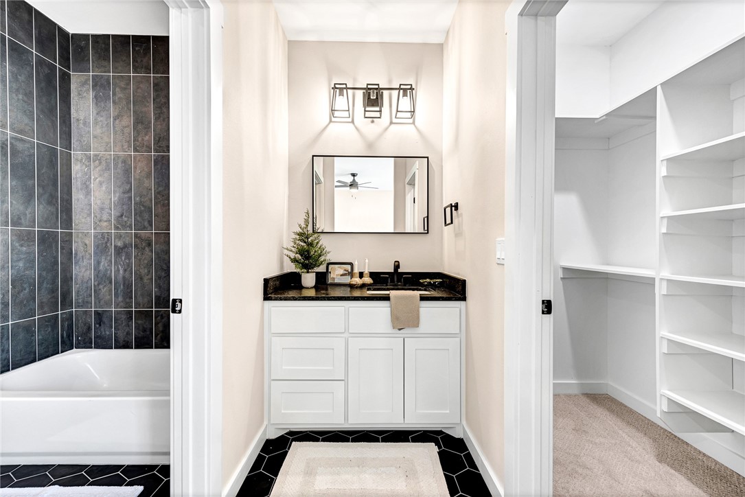 Subdivision: 21-16-30 FAYETTEVILLE OUTLO - Residential