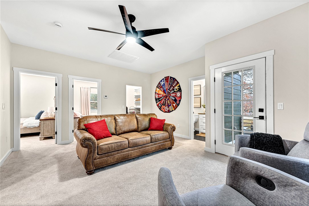 Subdivision: 21-16-30 FAYETTEVILLE OUTLO - Residential