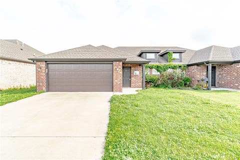 Photo of 926 Kensington Drive, Centerton, AR 72719 (MLS # 1354321)