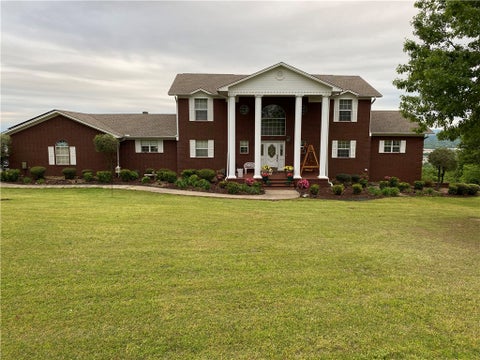 Photo of 3 Bluff Drive, Russellville, AR 72802 (MLS # 1362073)