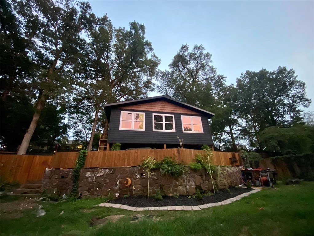 Investor Special! This 3-bedroom, 2-bath, 2-story home offers approximately 1,700 sq. ft. of heated living space and is located in the highly desired Beaver Shores area, just minutes from Beaver Lake. Many updates have already been completed, making this property a fantastic opportunity to finish and make it your own. Donāt miss the chance to turn this house into your dream home or a great investment in a beautiful lake community!
