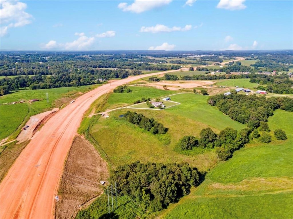 Tontitown Outlots 2000 Annex - Land