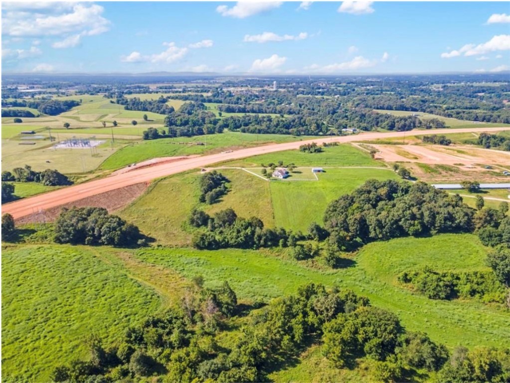 Tontitown Outlots 2000 Annex - Land