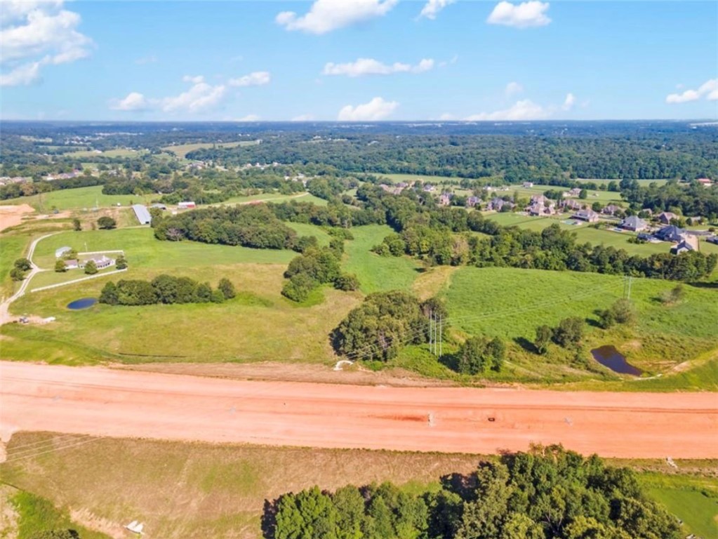 Tontitown Outlots 2000 Annex - Land