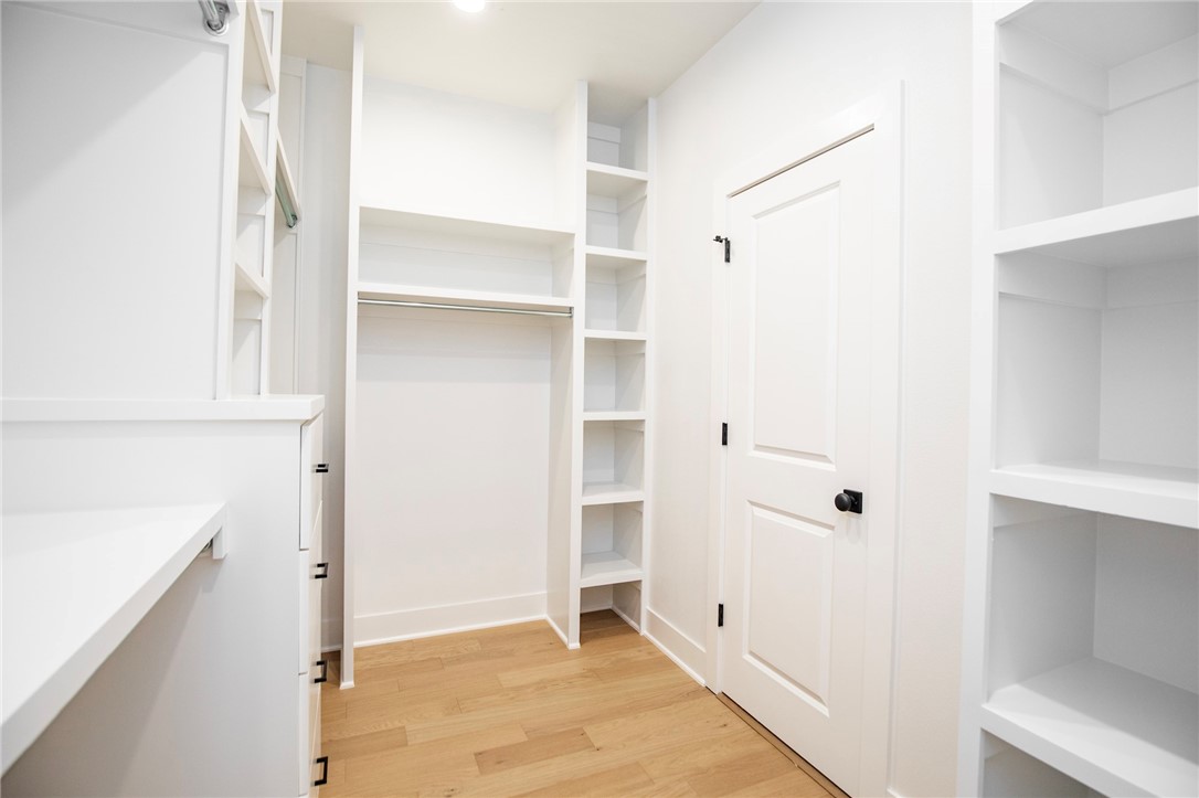 Sherlock Sub Bvv - Residential