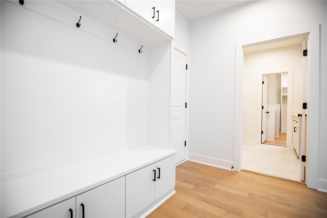 Sherlock Sub Bvv - Residential