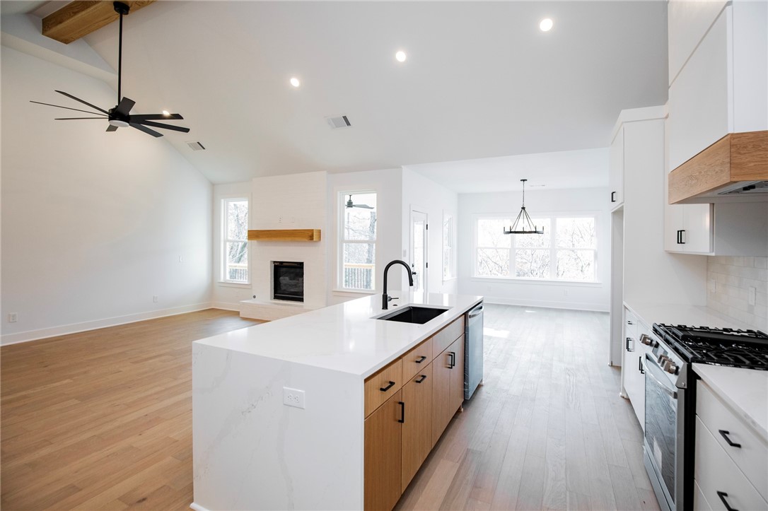 Sherlock Sub Bvv - Residential