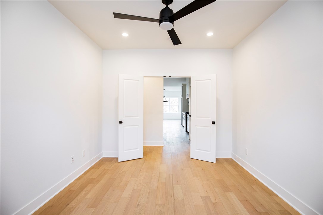 Sherlock Sub Bvv - Residential