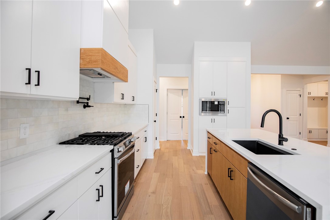 Sherlock Sub Bvv - Residential