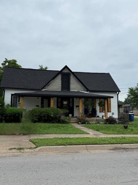 Corner lot in Downtown Bentonville! Fully leased income producing tri-plex on property. Or start from scratch and build your dream home! Please do not disturb the tenants.