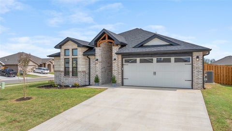 Photo of 8731 Sunspire Lane, Centerton, AR 72713 (MLS # 1363410)