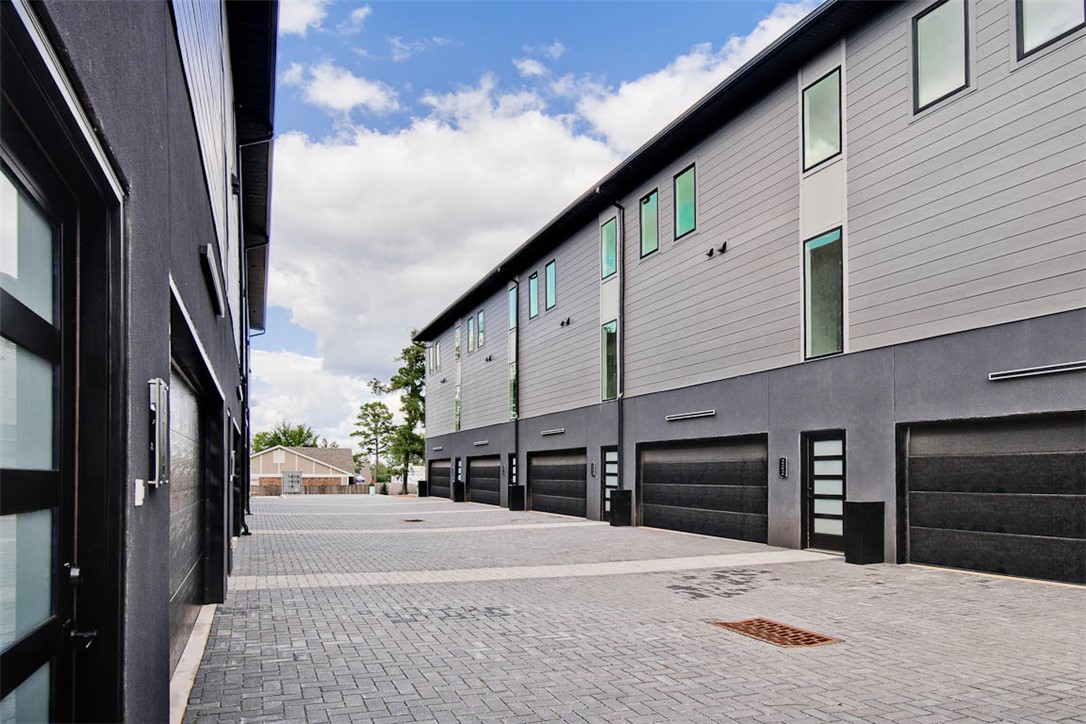 9TH & A HORIZONTAL PROPERTY REGIME-BENTO - Residential Lease