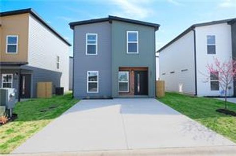 Photo of 841 Tennessee Avenue, Bentonville, AR 72713 (MLS # 1342906)