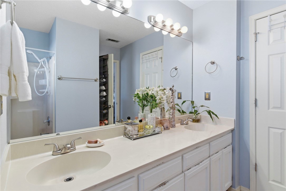 Pine Meadow Add Rogers - Residential