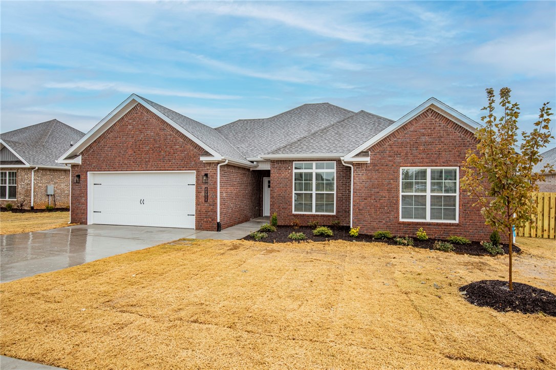 Great home in the New Hazelton Heights Subdivision! Located directly behind the new Pea Ridge High School and only minutes from Bentonville. This 4 bed 2 bath home features wood style vinyl flooring and tile, all brick exterior, open living, crown molding, 2 inch blinds. Kitchen includes granite counters, gas range, stainless appliances and large pantry. Livingroom has vaulted beamed ceiling and gas fireplace. Mater suite features separate tile shower and soaking tub, double sinks and large double closets. Covered patio and fenced yard.