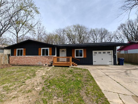 Photo of 217 S Skilern Street, Siloam Springs, AR 72761 (MLS # 1353079)
