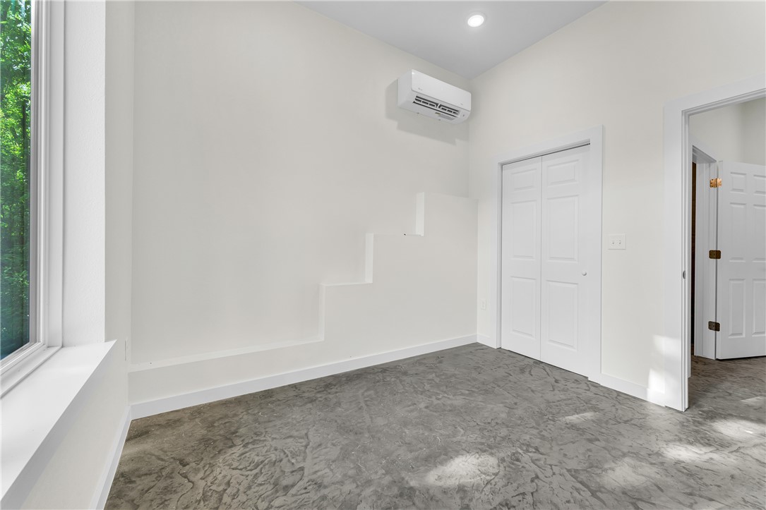 Blue Spgs Village - Residential