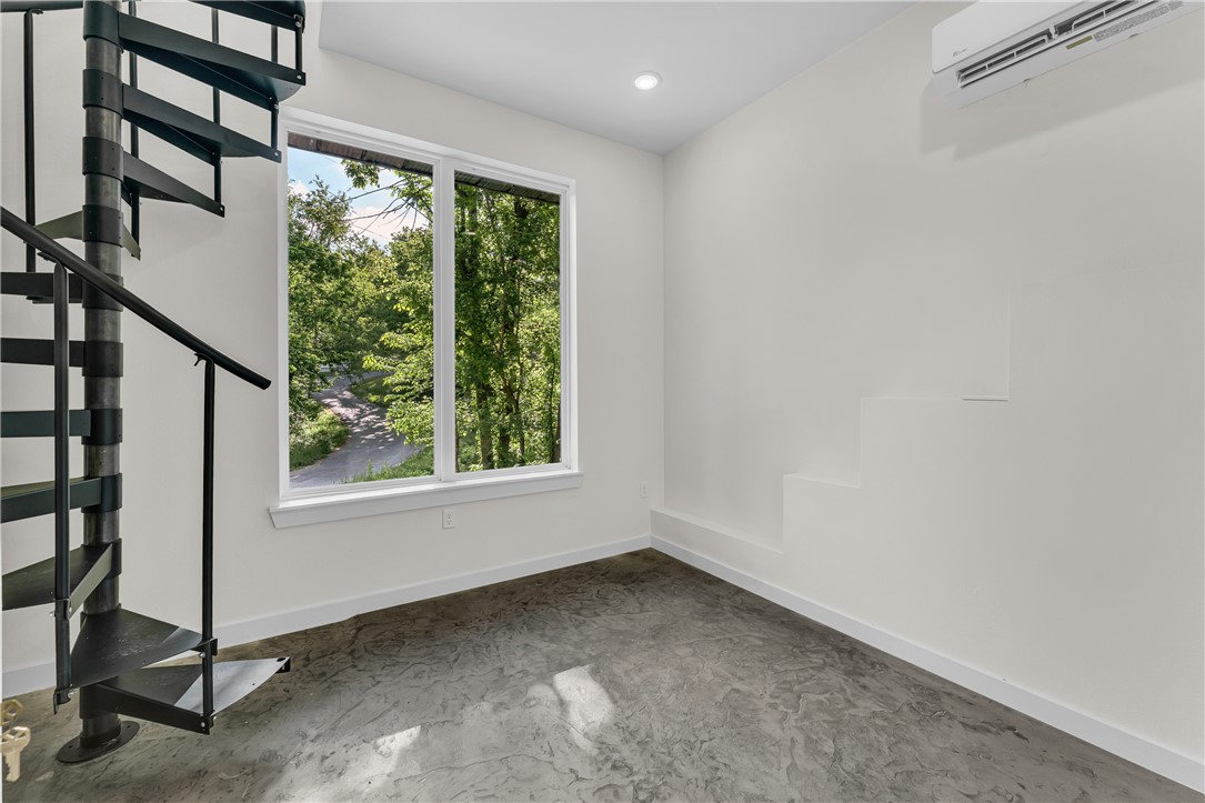 Blue Spgs Village - Residential