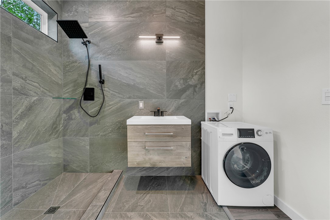 Blue Spgs Village - Residential