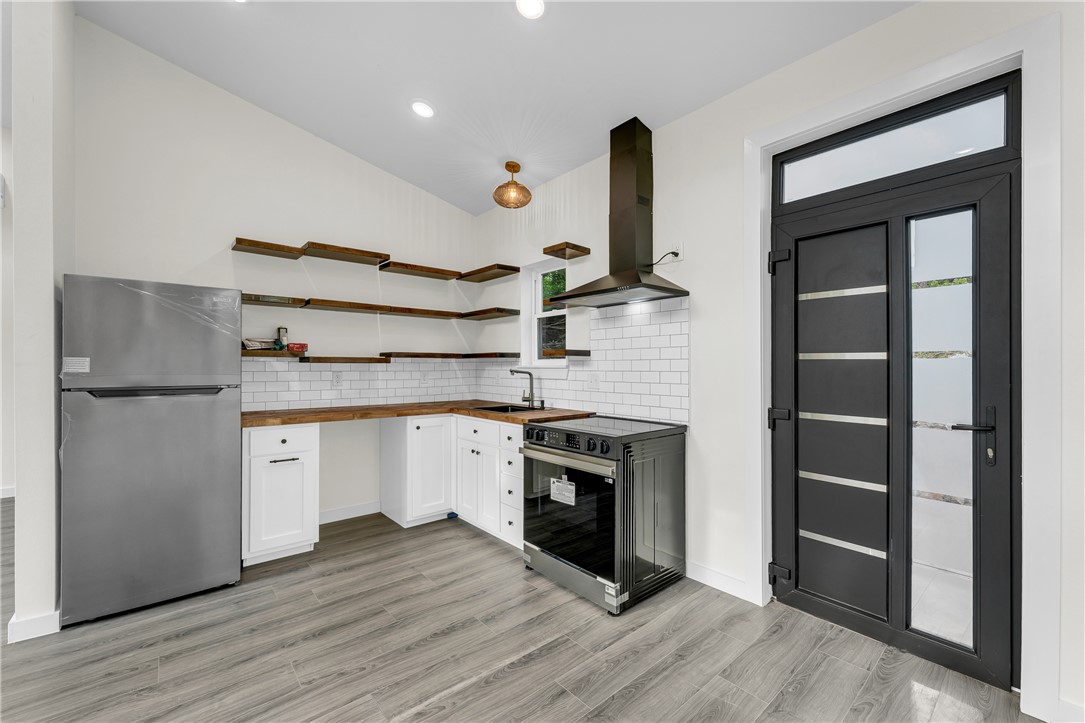 Blue Spgs Village - Residential