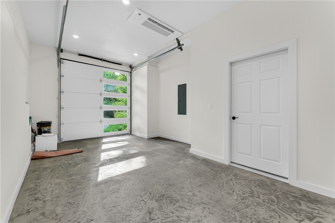 Blue Spgs Village - Residential