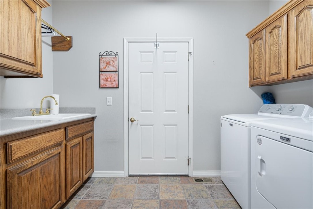 Tanyard Creek Courts Blk 1 Bvv - Residential