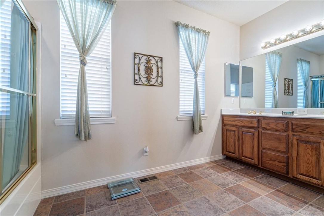 Tanyard Creek Courts Blk 1 Bvv - Residential