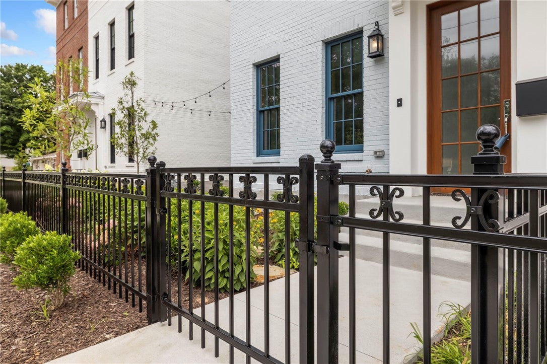 351 SE 4th Street