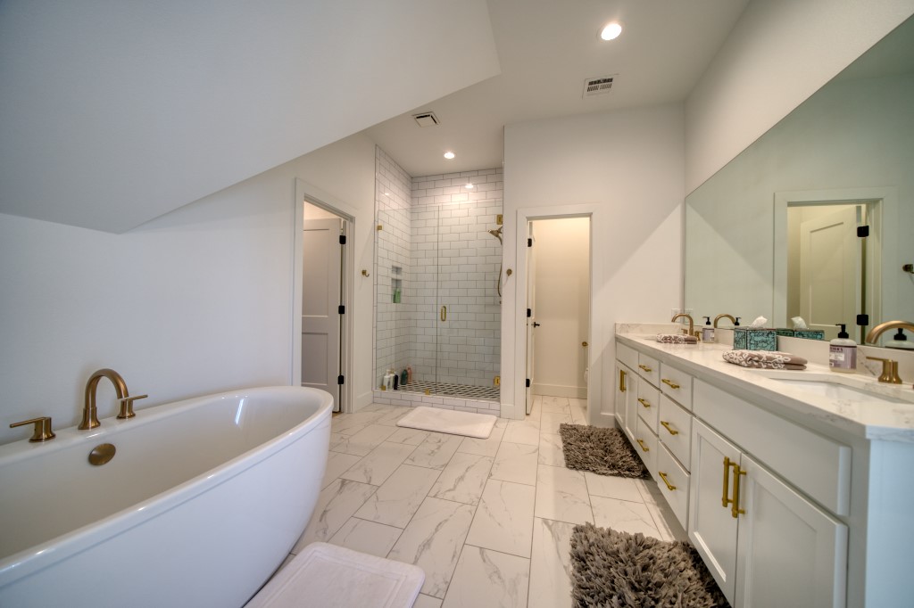 Del Lago Estates - Residential