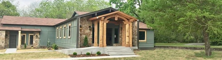 Unlock the potential of your business with this expansive 8,000 sq ft office space ideally located in the growing city of Conway, Arkansas. Designed to accommodate a variety of professional uses, this property offers both functionality and flexibility in a highly accessible location.