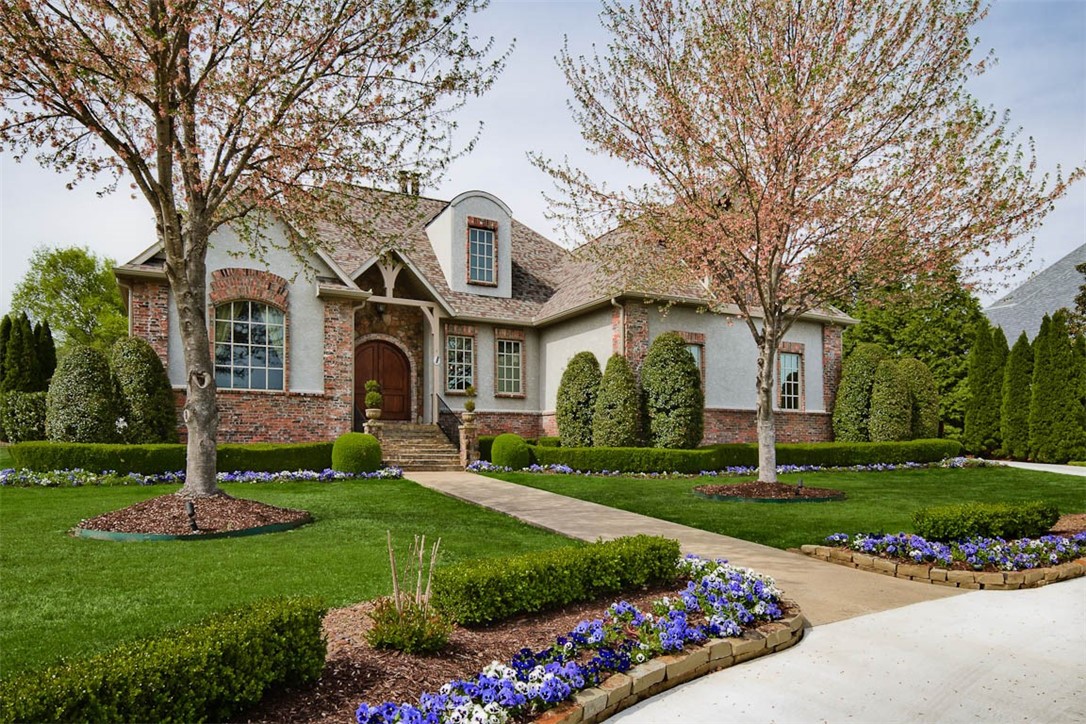 Stunning custom-built estate located in prestigious Pinnacle Country Club! This immaculate home offers 4
bedrooms, 4 full bathrooms and 2 half baths with a thoughtful layout designed for entertaining and easy
movement. Exceptional features including high ceilings, stained trim, real hardwood floors, grand lighting
and gorgeous wood windows that roll out detailing every feature with natural light. Spectacular kitchen
with grand island and high end appliances, 2 dining areas, 2 offices with built-ins and Control 4 system.
With upgraded insulation throughout the home feels practically sound proof! Second floor with three
bedrooms that are all suites having their own bathrooms, bonus room with a balcony and half bath.
Incredible landscaping on this half an acre fescue lot with mature trees and room for a pool plus a circle
drive. This is your chance - it doesn't get better than Pinnacle and all it has to offer.