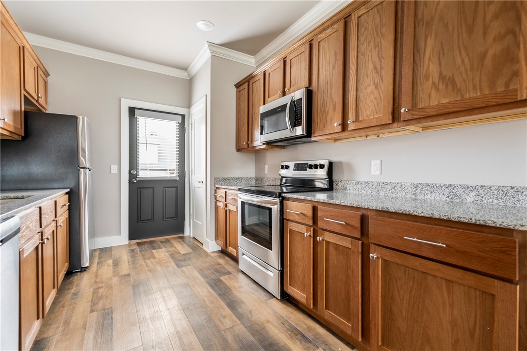 Check out this amazing new build rental in Pea Ridge! This 3 bedroom, 2 bath home is perfect for anyone looking to get away from it all. With a two car garage and all appliances included, you'll be able to move right in without worry. And don't forget about the pet friendly policy - your furry friends will love their new home too! Enjoy a peaceful life here surrounded by nature and beautiful views. What are you waiting for? Schedule a tour today! Photos may not be of exact unit.
