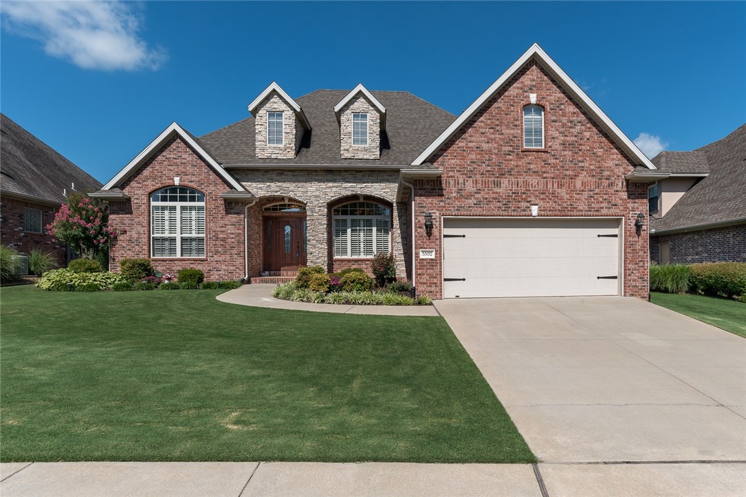 Beautiful Home in Shadow Valley! Great curb appeal! Includes many community amenities including pool, clubhouse, tennis, and includes golf membership worth $5,000. Home features a bright and open layout. Wood floor throughout living areas. Formal dining room. Office with built-ins creates the perfect workstation. Eat-in kitchen has plenty of cabinet and counter space, including granite counters, stainless appliances, and pantry. Large patio, privacy fenced and landscaped backyard is a great outdoor entertaining space. Master bedroom has wood floors and 2 closets. This home is a must see!