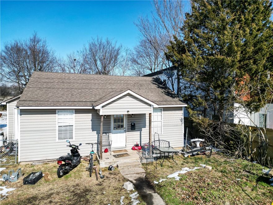 Bring your tool belt and vision to this 2-bedroom, 1-bath house perfectly positioned in the vibrant heart of Springdale. Whether you're an investor looking for a flip or a DIYer ready to sweat-equity your way into a custom home, this property is the ultimate blank canvas.  SOLD AS IS.