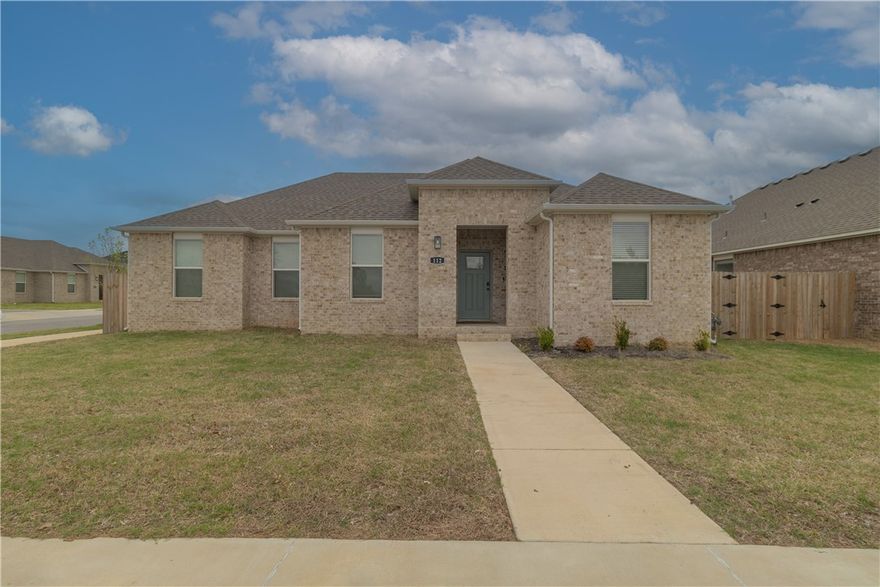 Beautifully appointed fully furnished 3-bedroom, 2-bath home located in one of Fayetteville’s most desirable areas. This thoughtfully maintained property features stylish décor throughout, offering a comfortable and move-in-ready living experience.
Enjoy the convenience of all utilities and yard maintenance included, making for truly hassle-free living. The home also boasts a rear-entry two-car garage, sits on a spacious corner lot, and is ideally situated near local trails and outdoor amenities.
Available May 2026, this home is perfect for anyone seeking comfort, convenience, and a prime location.