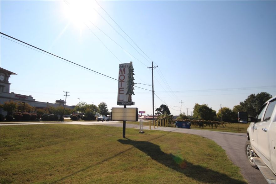 Income generating property currently being rented by the week.  Units could be turned into studio apartments or even small offices.  Large lot over 1 acre.  Listing agent must accompany all showings.

Income avg $74,000 last year with not all rooms ready to rent