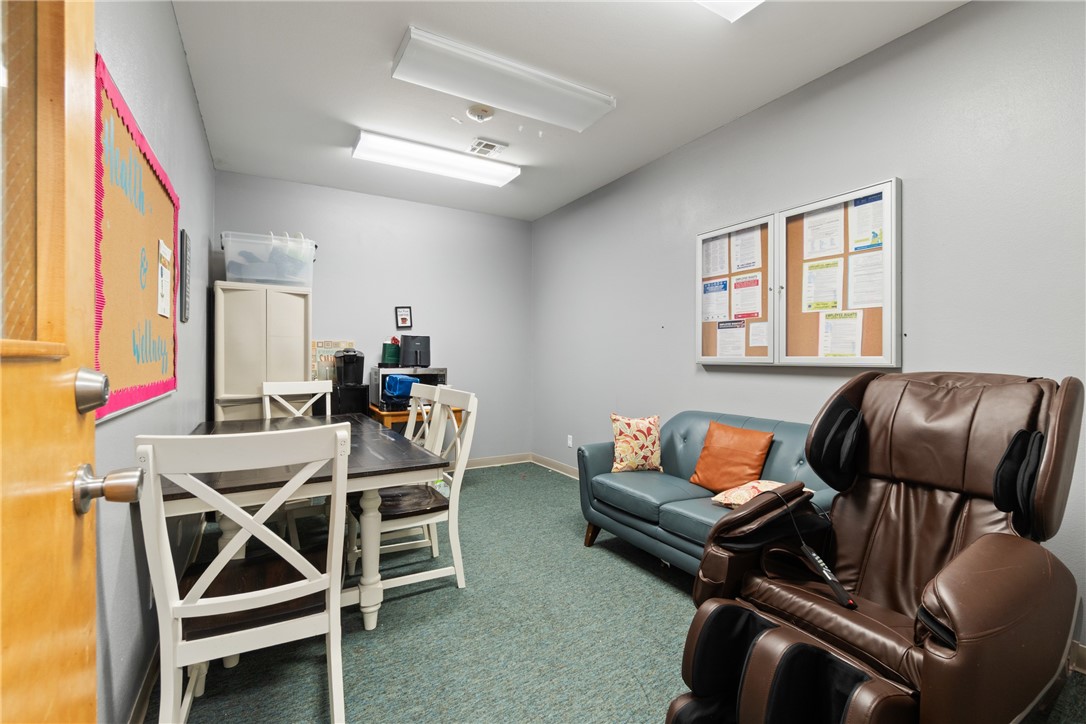 VILLAGE SQUARE-GENTRY - Commercial Lease
