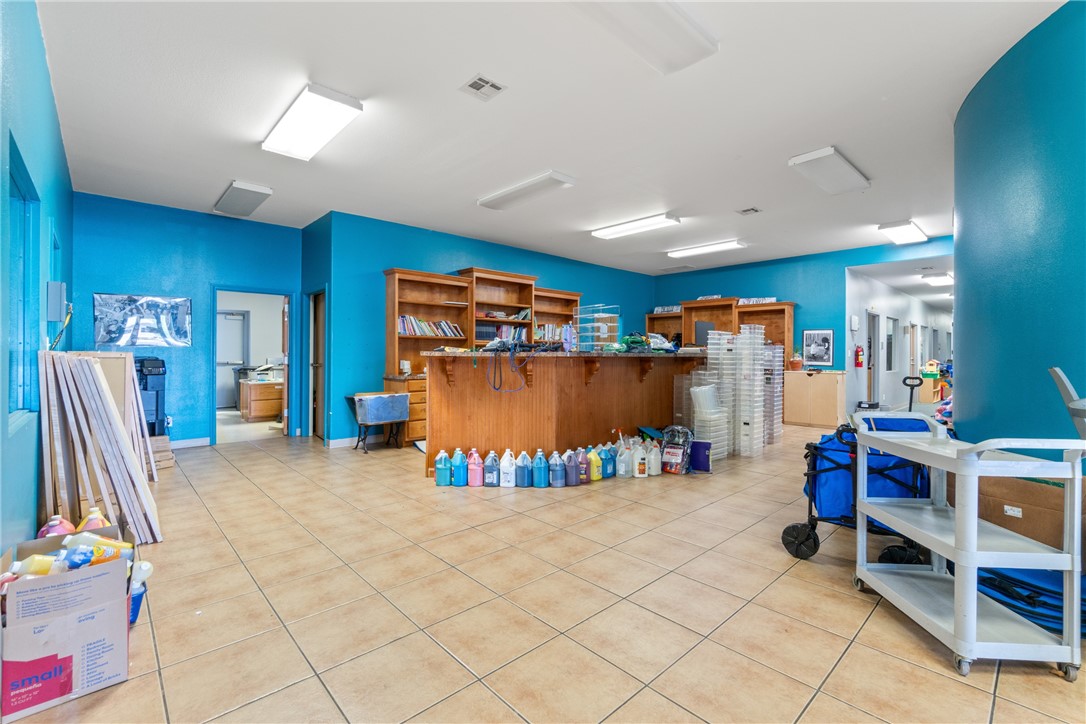 VILLAGE SQUARE-GENTRY - Commercial Lease
