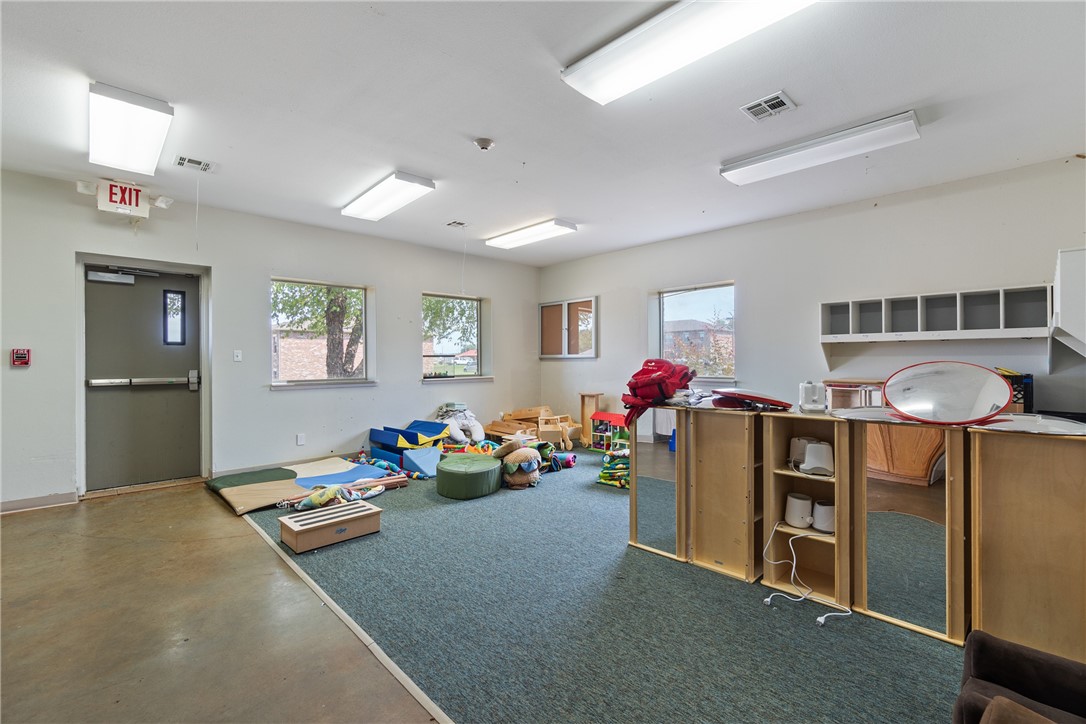 VILLAGE SQUARE-GENTRY - Commercial Lease