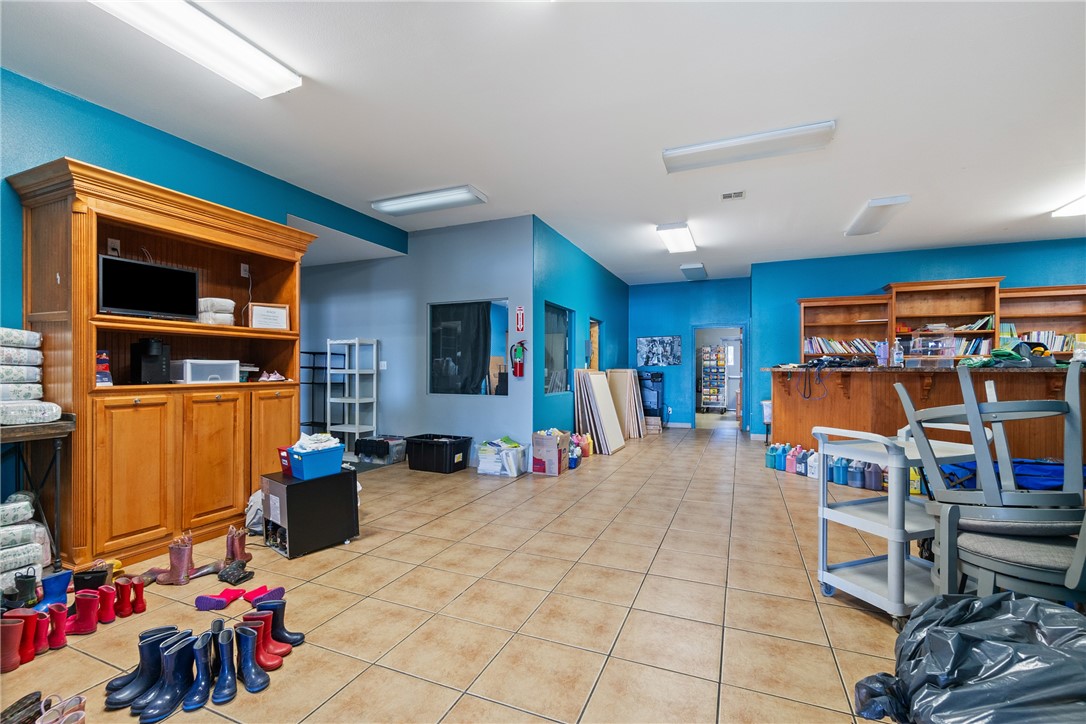 VILLAGE SQUARE-GENTRY - Commercial Lease