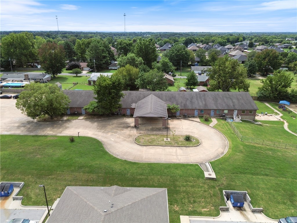 VILLAGE SQUARE-GENTRY - Commercial Lease
