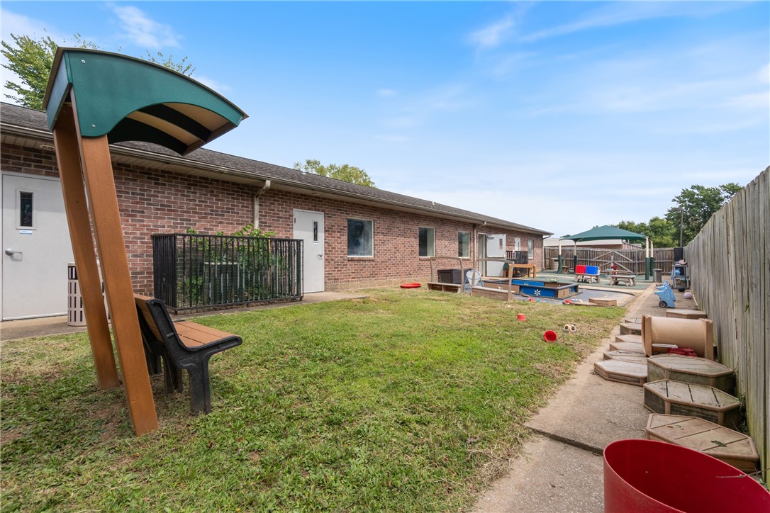 VILLAGE SQUARE-GENTRY - Commercial Lease