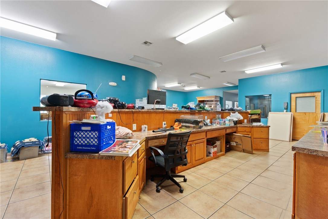 VILLAGE SQUARE-GENTRY - Commercial Lease