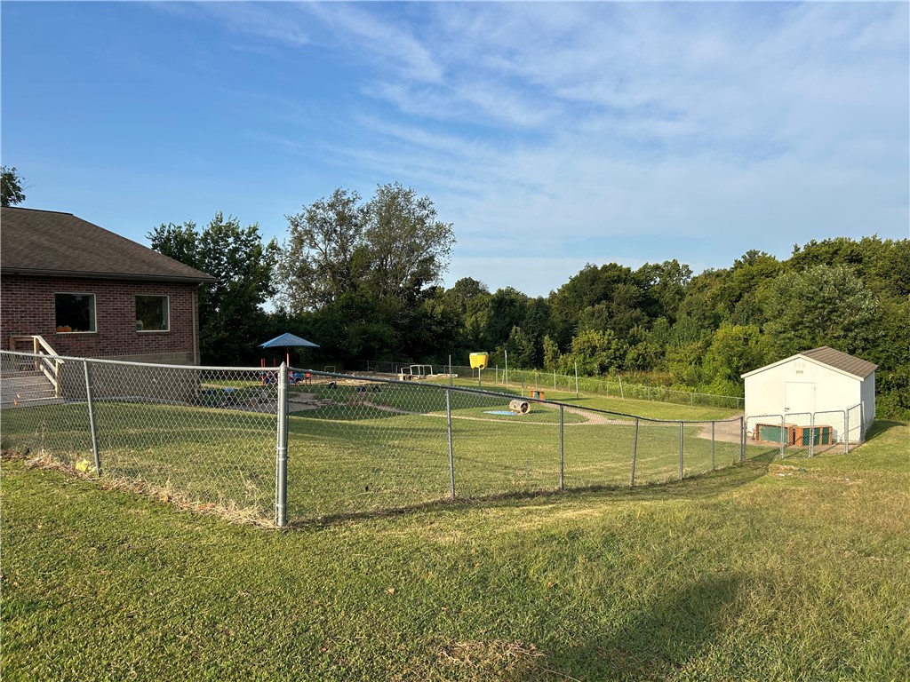 VILLAGE SQUARE-GENTRY - Commercial Lease