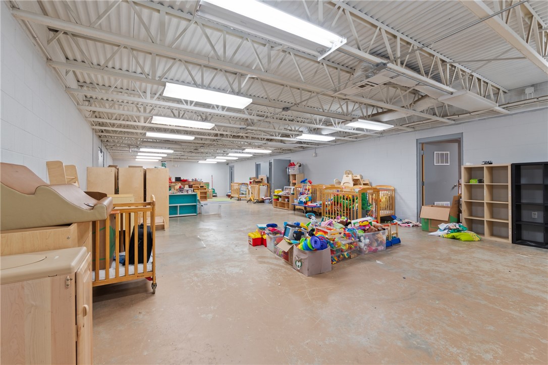 VILLAGE SQUARE-GENTRY - Commercial Lease