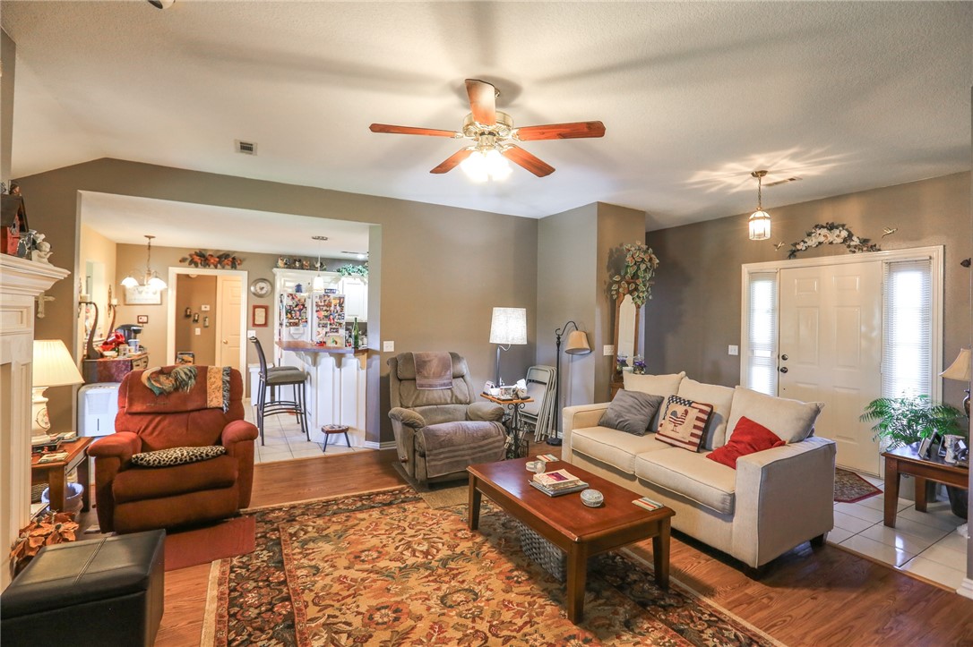Weston Hills Sub Ph I Cave Spgs - Residential