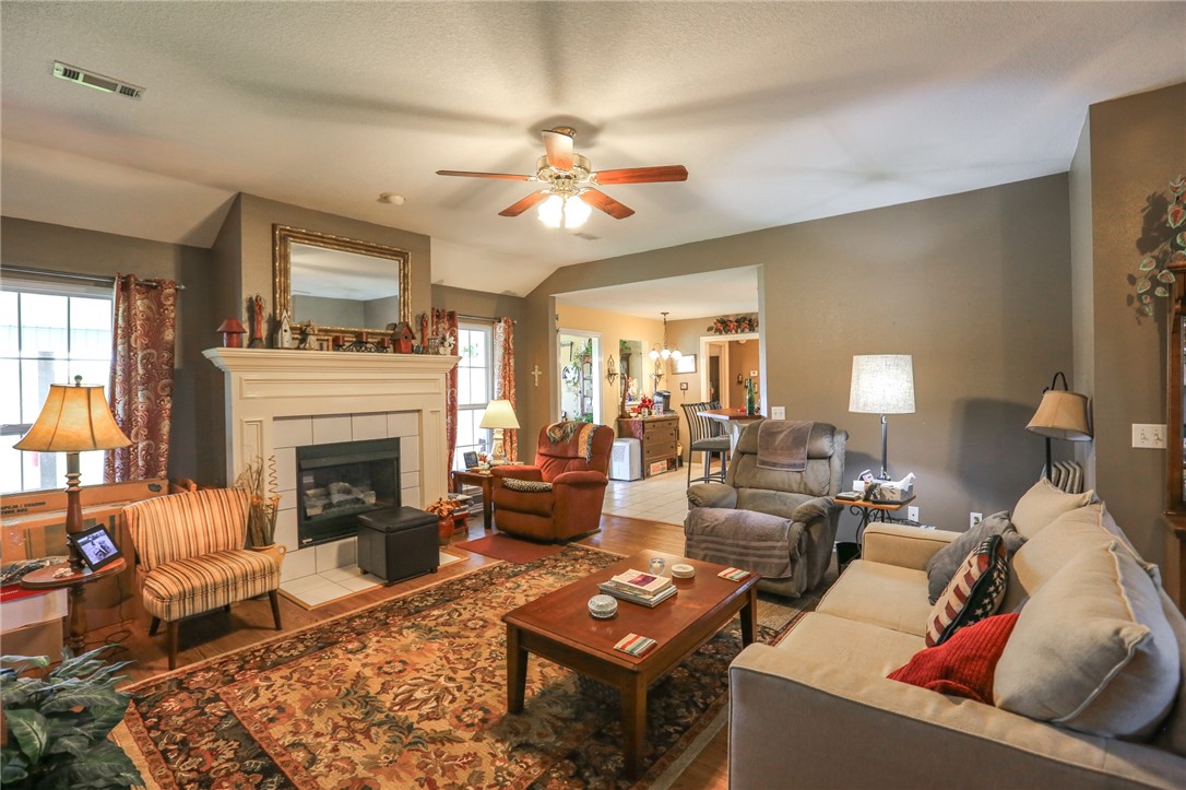 Weston Hills Sub Ph I Cave Spgs - Residential