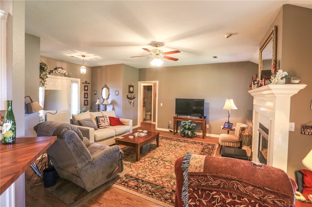 Weston Hills Sub Ph I Cave Spgs - Residential