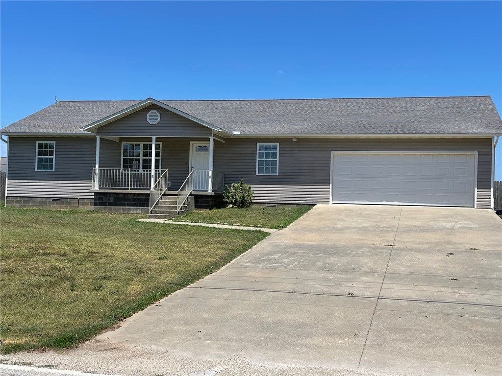 4 bed 2 bath home located in a nice neighborhood. Home has recently been completely updated to include, fresh paint, flooring, light fixtures, plumbing fixtures, blinds, base trim and appliances. This home is move in ready.