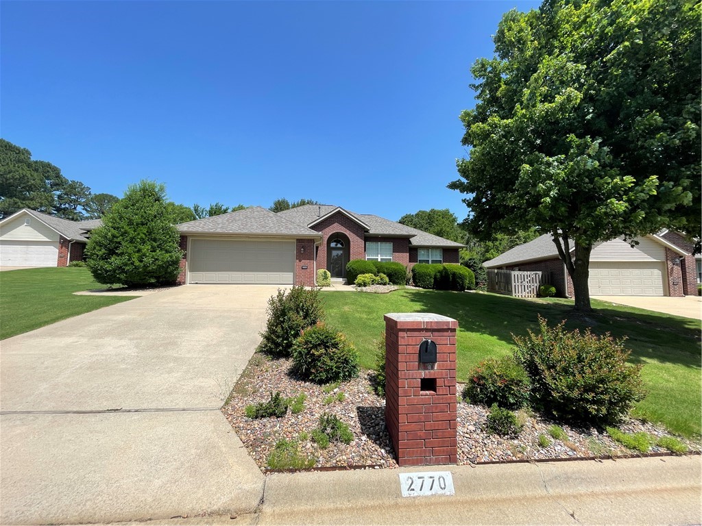 Spacious 4 bedroom home, with a split floor plan, 2 car garage, and massive fenced in backyard. Centrally located in Fayetteville with easy access to some of the best parks, trails, restaurants, and shopping NWA has to offer.